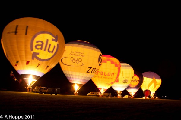 so sieht das dann aus wenn die Ballonfahrer die Lampen an haben :-)