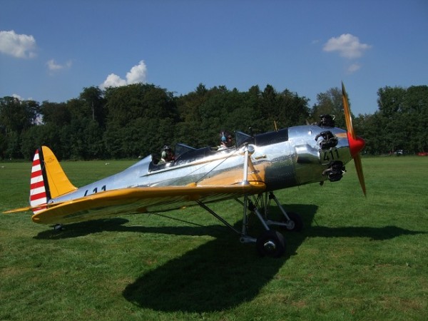 PT-22.jpg (122.62 KiB) 12485 mal betrachtet Pilot sitzt hinten, der Typ vorne bin ich :-)