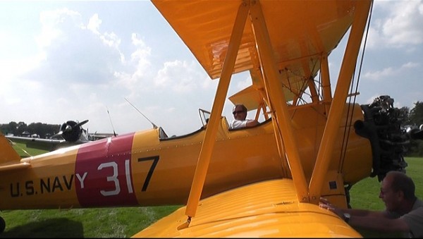 Stearman_.jpg (81.64 KiB) 12479 mal betrachtet Los, schneller schieben! :-)